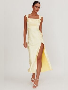 Selfie Leslie Lucinda Off-Shoulder V-Back Dress Butter sz Med